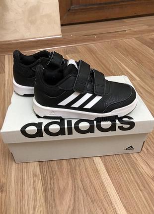 Кросівки adidas 18-19 см