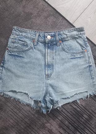 Продам джинсовые шорты от zara