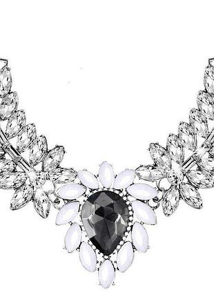 Серебристое колье