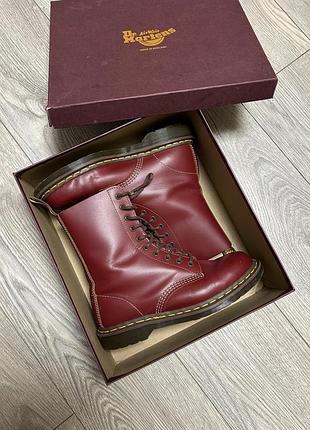 Чоботи dr. martens унісекс, стан 9/10. майже нові. бордові, натуральна шкіра. розмір 40 - 41