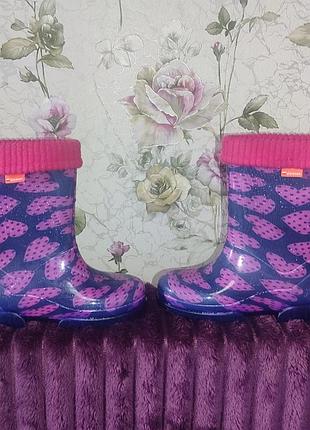 Продам резиновые сапоги.