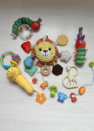 Підвіски брязкальця гризунки eric carl infantino sofi la giraffe