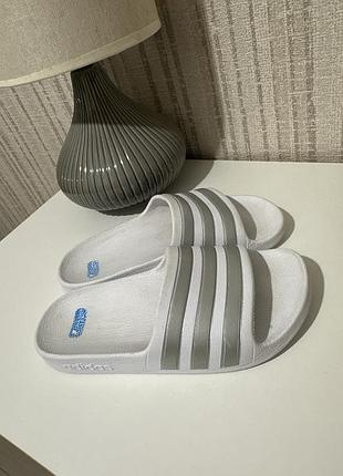 Шльопанці універсальні adidas