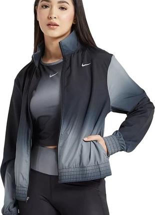 Вітровка nike swoosh run