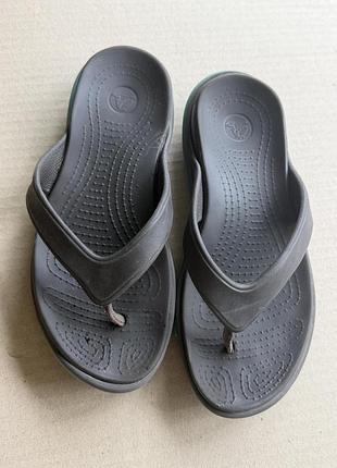 Crocs крокси в'єтнамки жіночі w6 темно сірі гумові 22,5 см м'яка підошва шльопанці