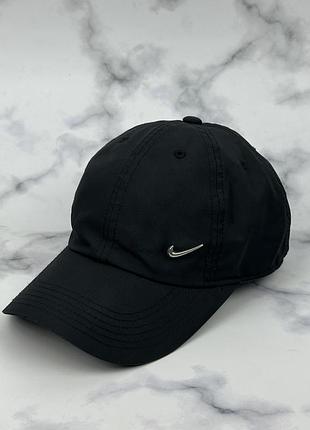 Черная кепка nike