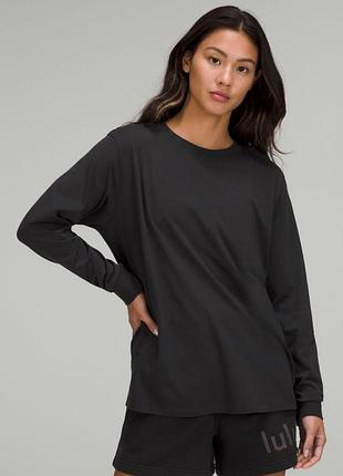 Lululuemon женский хлопковый лонгслив темно-серого цвета 
cos massimo dutti zara alo yoga oysho nike