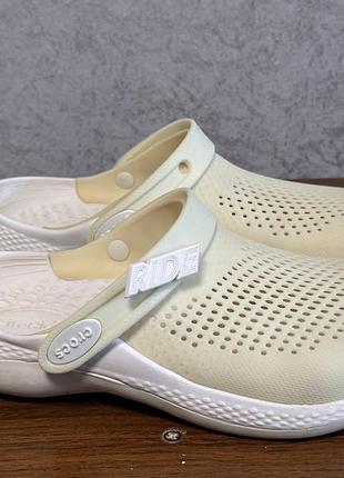 Шльопанці тапочки crocs lite ride