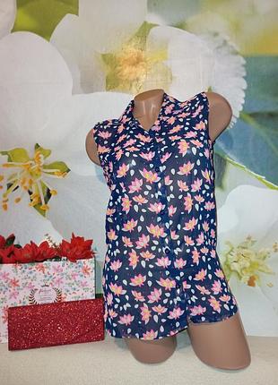 Літня сорочка без рукавів у квітковий принт від бренда boutique