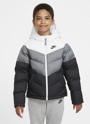 Фірмова тепла куртка nike для хлопчика