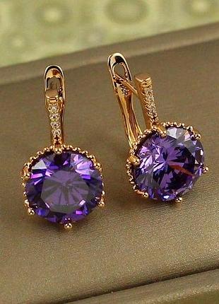Серьги xuping jewelry с большим фиолетовым камнем шестигранная оправа 2 см золотистые