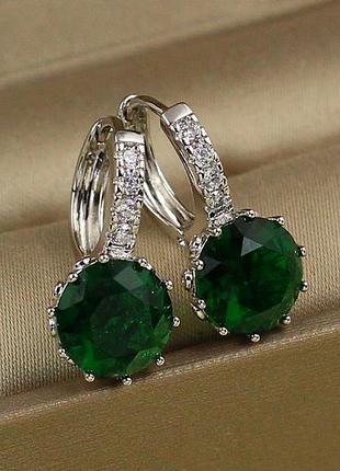 Серьги xuping jewelry с большим зеленим камнем и круглой застежкой 2 см серебристые