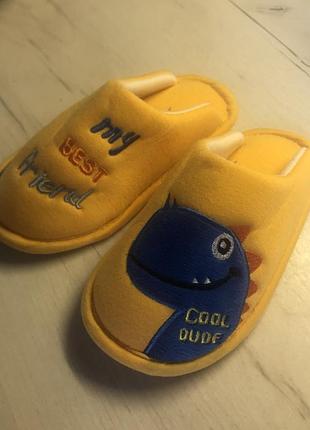 Нові дитячі капці
