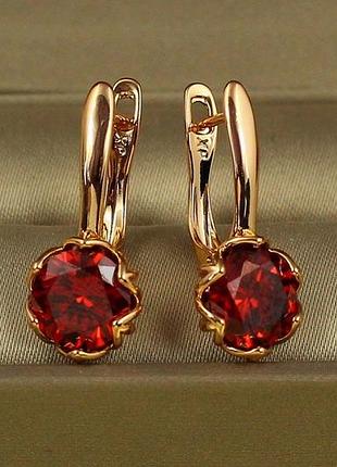 Серьги xuping jewelry величавая простота с красным камнем 2.3 см золотистые