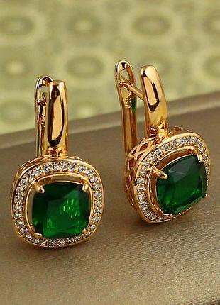 Сережки xuping jewelry титан із зеленим каменем 2,3 см золотисті