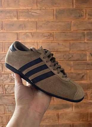 Чол. коричневі замшеві кросівки — модель adidas tobacco