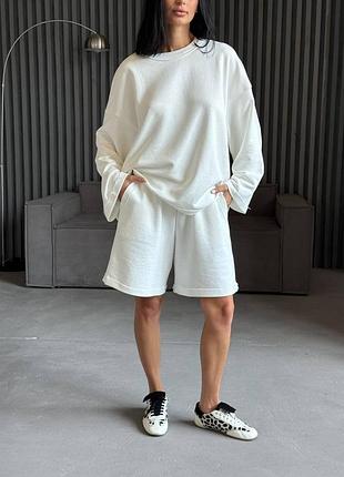 Luxe шорты бермуды высокая посадка кармана на резинке лонгслив круглый вырез костюм с шортами