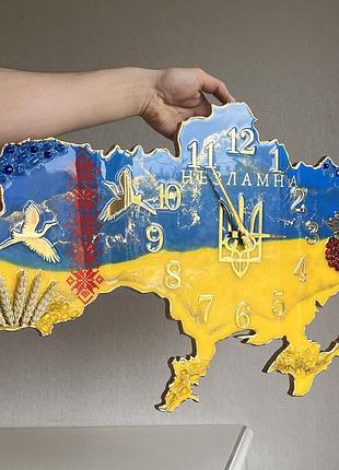 Годинник настінний з епоксидної смоли "карта україни" 80х51 см