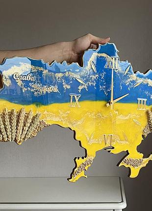 Часы настенные из эпоксидной смолы "карта украины" 60х38 см
