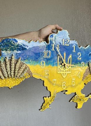 Часы настенные из эпоксидной смолы "карта украины" 60х38 см