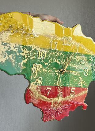 Часы настенные из эпоксидной смолы "карта литвы" 50х37 см