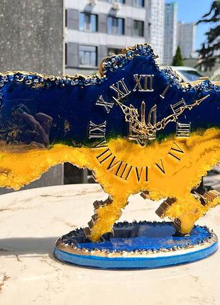Часы настольные из эпоксидной смолы "карта украины" 50х34 см