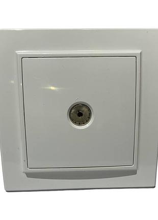 Розетка tv встраиваемая белая comfort тм lumano