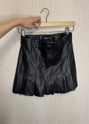 Продам міні спідницю zara  зі шкірзаму