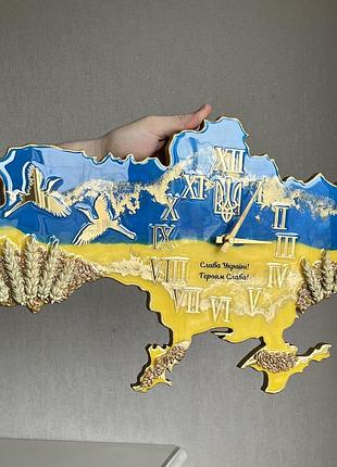 Часы настенные из эпоксидной смолы "карта украины" 50x32 см