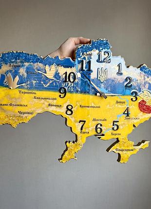Часы настенные из эпоксидной смолы "карта украины" 60х38 см