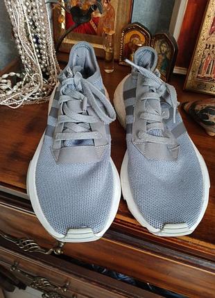 Легкие оригинальные кроссовки adidas