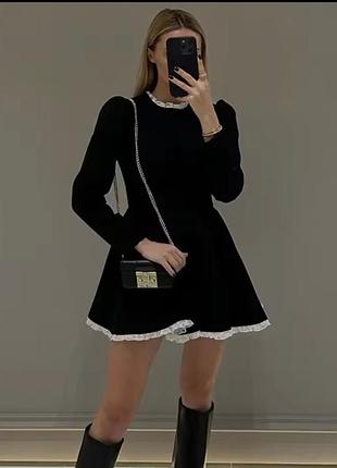 Нова чорна сукня з білим мереживом