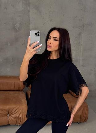 Базовая женская футболка с кружевом