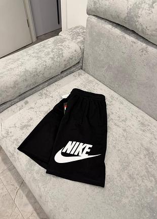 Шорти від бренду nike 7