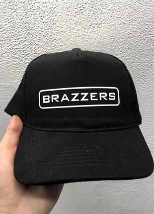 Чорна бейсболка unisex "brazzers"