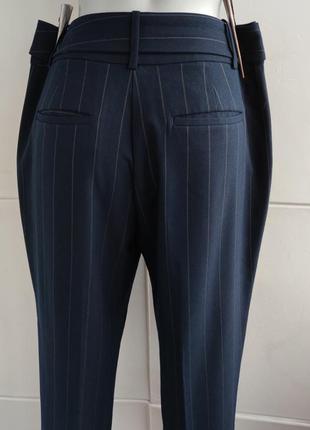 Стильные брюки marks & spencer в полоску модного зауженного кроя с поясом.2 фото