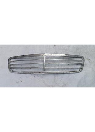 Решітка радіатора mercedes c270 2.7 cdi