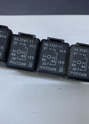 Реле універсальне 12в 30а 4-х контактне 90374711