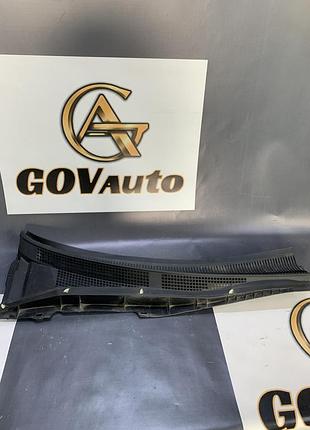 Жабо/ решітка під лобове скло права mazda 6 gg gj6a507r