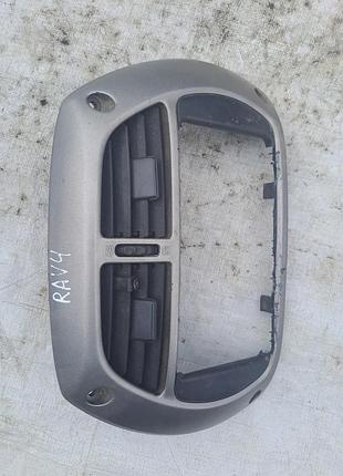 Рамка центральной панели toyota rav4 2.0 d 2000-2005г.в