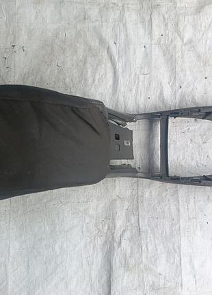Підлокітник renault meganee 2 2.0 бензин 2008г.в