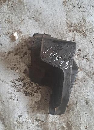 Кронштейн опори двигуна fiat ducato 2.5tdi 1996-1999г.в 1301050080