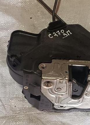 Замок дверей задньої правої mercedes c270 2.7 cdi