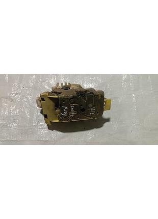 Замок дверей задній правий ford focus 01г.в.