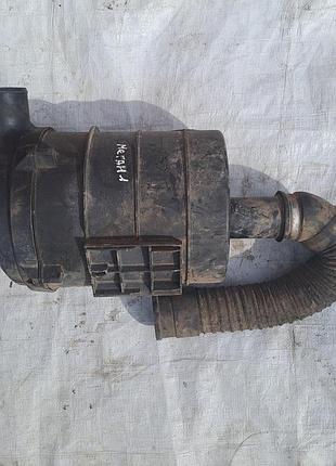 Корпус воздушного фильтра renault megane 1 7700864802