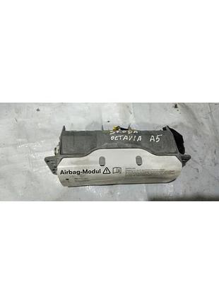 Подушка безпеки airbag 1k0880204n skoda octavia a5