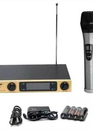 Два бездротові мікрофони та база shure lx 808