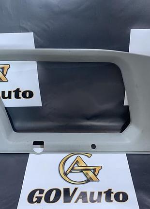 Накладка стійки багажника права mitsubishi pajero sport mr227526
