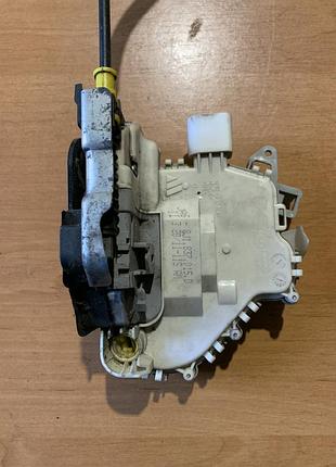 Замок дверей передній лівий audi a4 q5 ja6-8j1.837.015.d