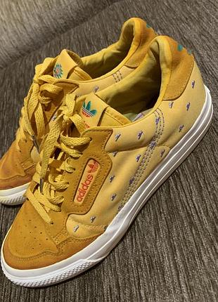 Кросівки , кеди adidas